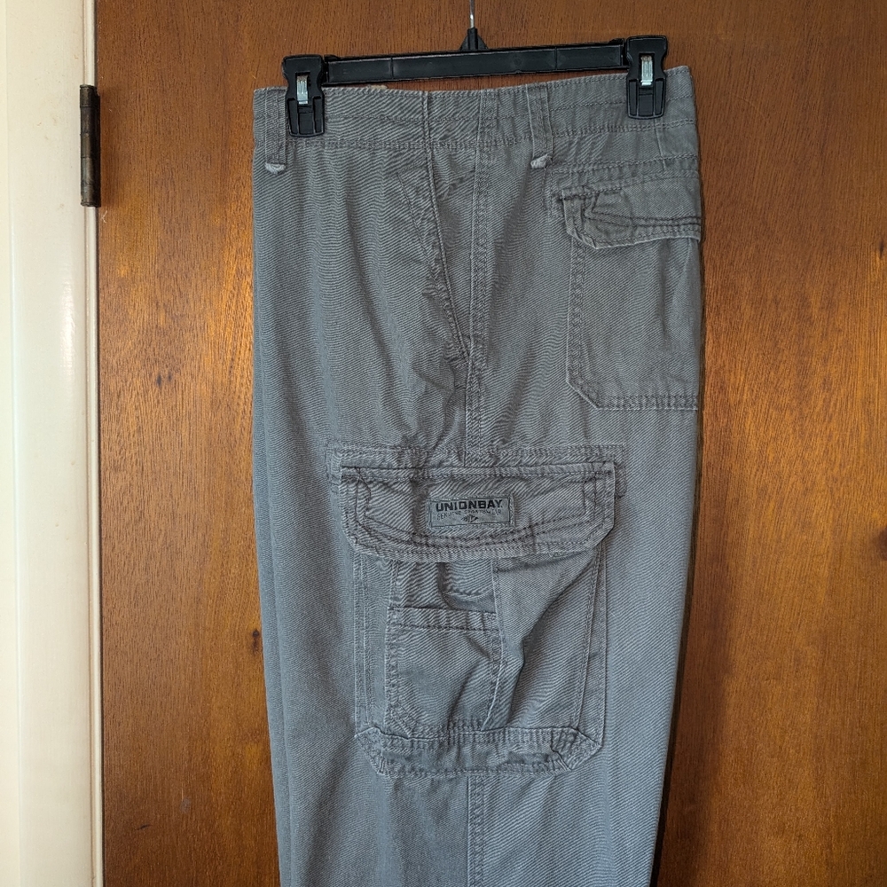 Union Bay Cargo Pants Men's Size 42x32 - Picture 4 of 5